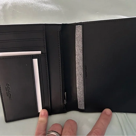 Gorgeous Coach Passport Holder and Wallet - Picture 3 of 3